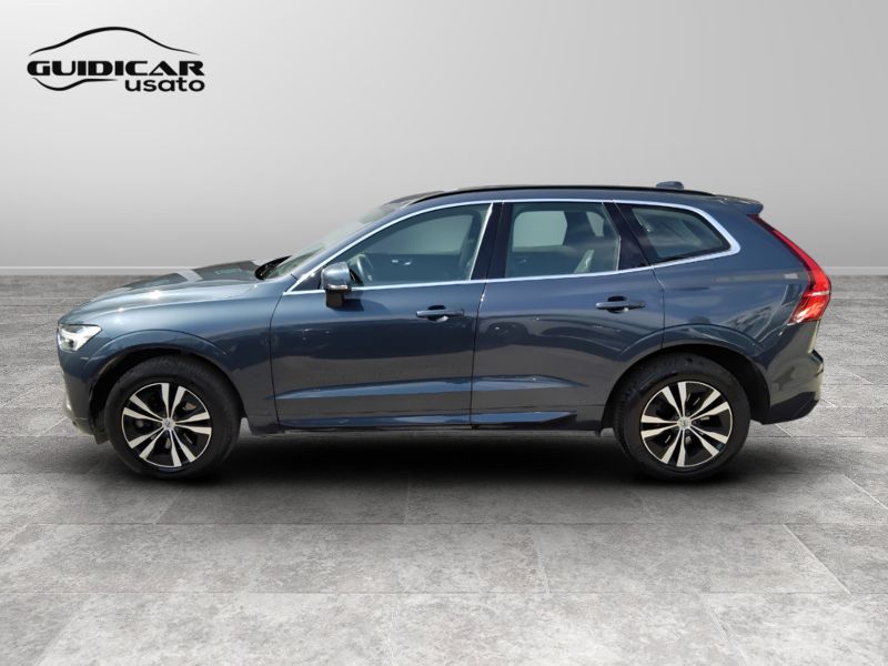 GuidiCar - VOLVO XC60 2022 XC60 2.0 B4 Momentum awd auto Usato
