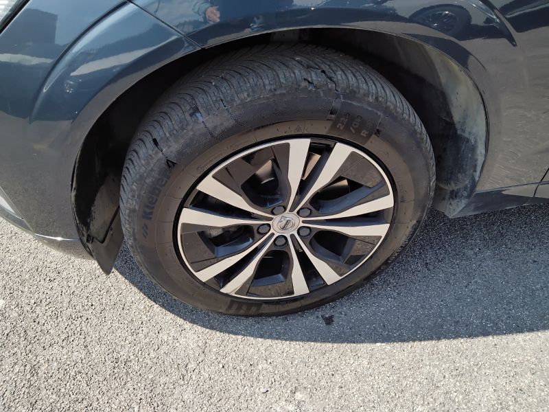 GuidiCar - VOLVO XC60 2022 XC60 2.0 B4 Momentum awd auto Usato