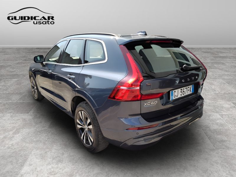 GuidiCar - VOLVO XC60 2022 XC60 2.0 B4 Momentum awd auto Usato