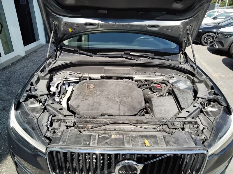 GuidiCar - VOLVO XC60 2022 XC60 2.0 B4 Momentum awd auto Usato