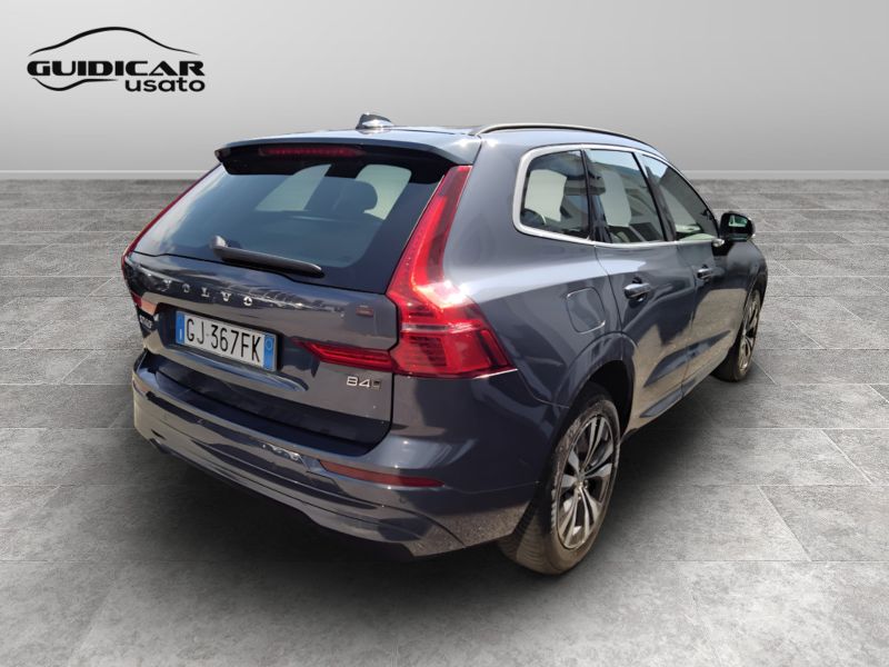 GuidiCar - VOLVO XC60 2022 XC60 2.0 B4 Momentum awd auto Usato