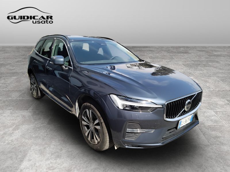 GuidiCar - VOLVO XC60 2022 XC60 2.0 B4 Momentum awd auto Usato