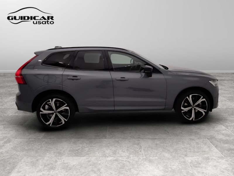 GuidiCar - VOLVO XC60 2022 XC60 2.0 B4 R-Design awd auto Usato