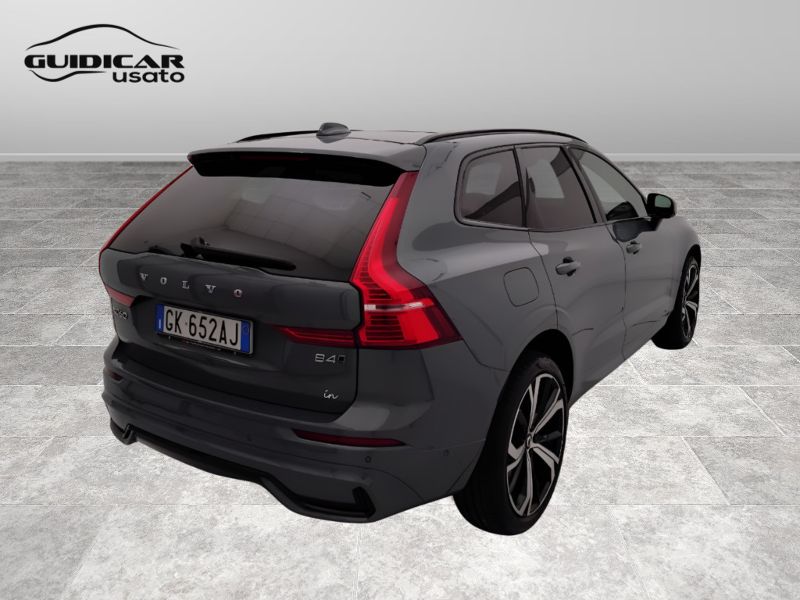 GuidiCar - VOLVO XC60 2022 XC60 2.0 B4 R-Design awd auto Usato