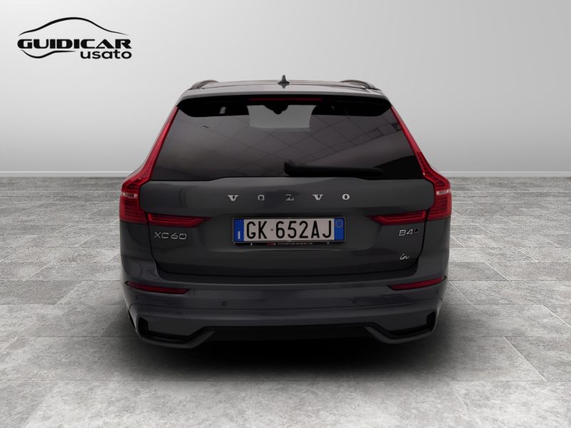 GuidiCar - VOLVO XC60 2022 XC60 2.0 B4 R-Design awd auto Usato