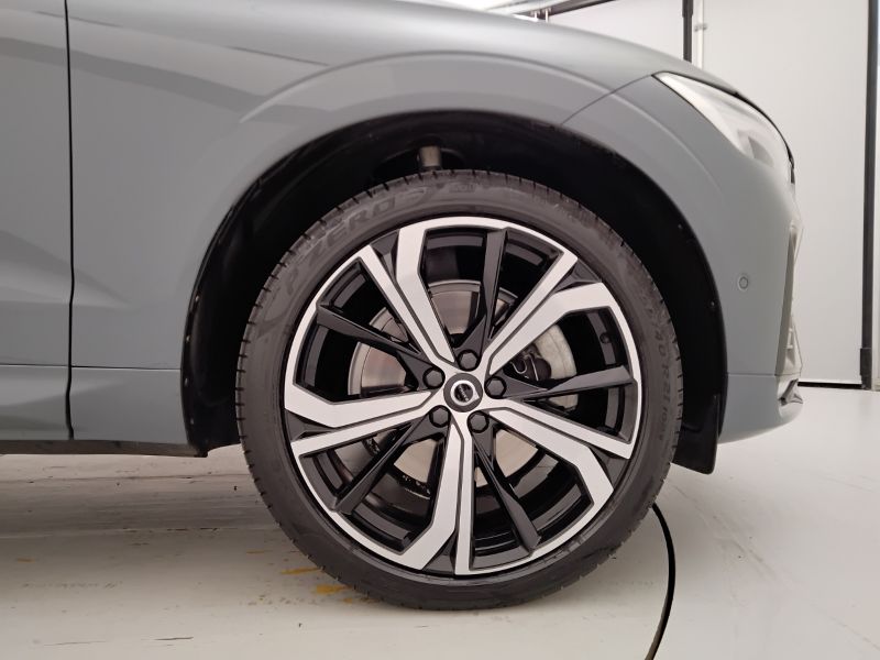 GuidiCar - VOLVO XC60 2022 XC60 2.0 B4 R-Design awd auto Usato