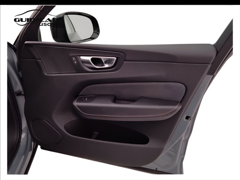 GuidiCar - VOLVO XC60 2022 XC60 2.0 B4 R-Design awd auto Usato