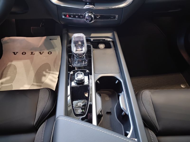 GuidiCar - VOLVO XC60 1 XC60 2.0 t6 phev Plus Black Edition awd auto Nuovo