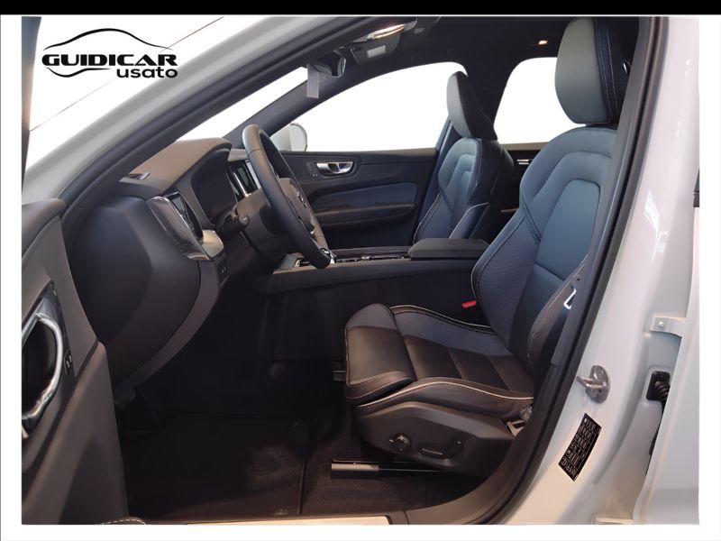 GuidiCar - VOLVO XC60 2024 XC60 2.0 t6 phev Ultra Dark awd auto Km0