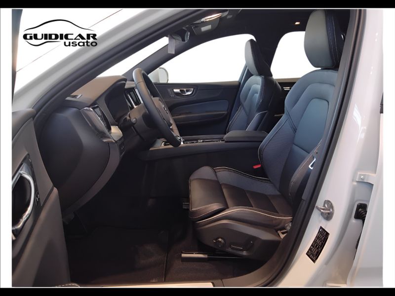 GuidiCar - VOLVO XC60 2024 XC60 2.0 t6 phev Ultra Dark awd auto Km0