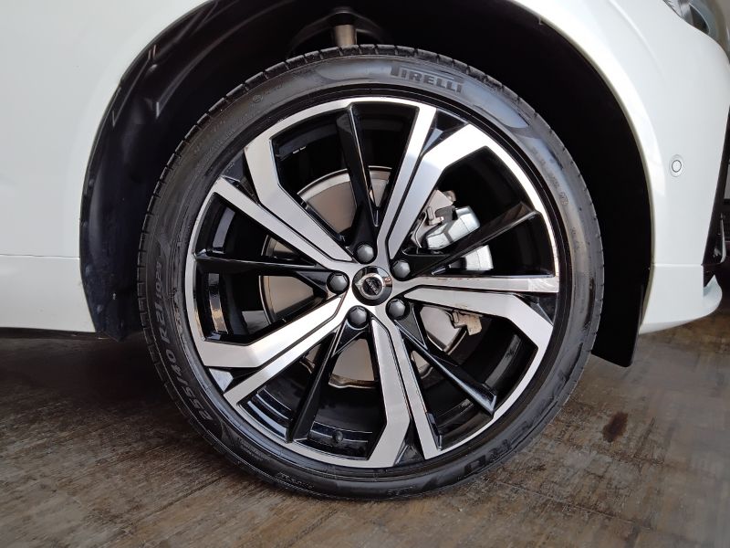 GuidiCar - VOLVO XC60 2024 XC60 2.0 t6 recharge phev obc 6,4kW Ultimate Dark awd auto Aziendale