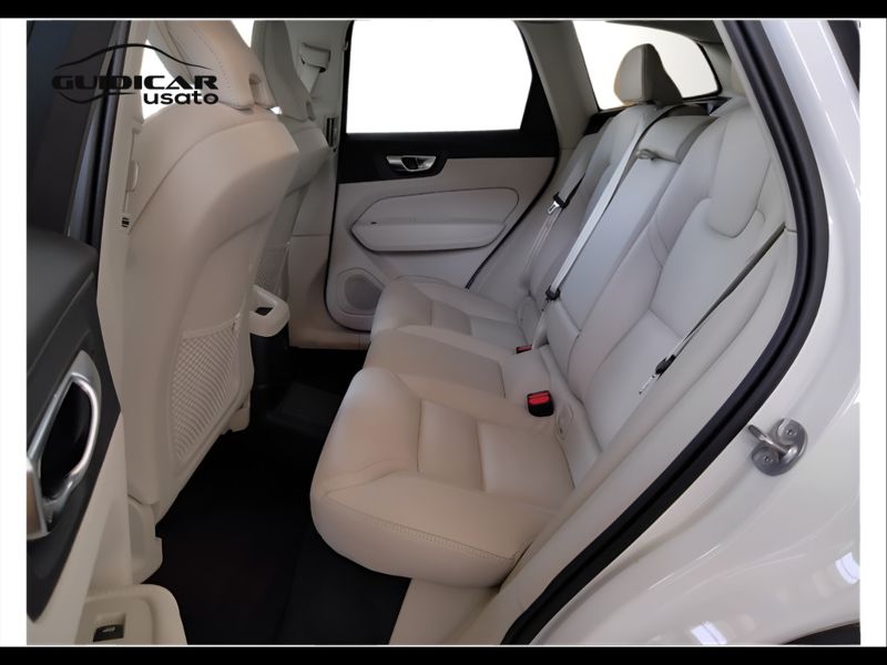 GuidiCar - VOLVO XC60 2024 XC60 2.0 t6 recharge phev obc 6,4kW Ultimate Dark awd auto Aziendale