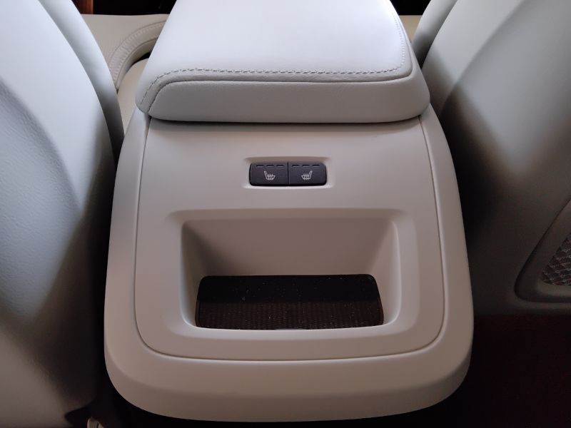 GuidiCar - VOLVO XC60 2024 XC60 2.0 t6 recharge phev obc 6,4kW Ultimate Dark awd auto Aziendale