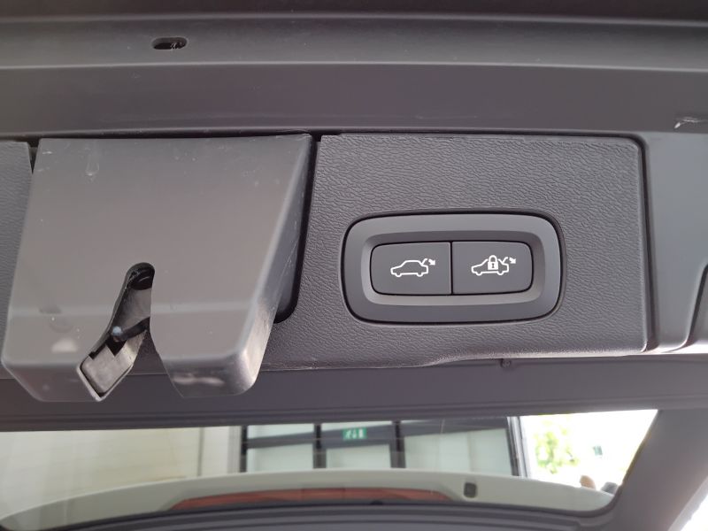 GuidiCar - VOLVO XC60 2024 XC60 2.0 t6 recharge phev obc 6,4kW Ultimate Dark awd auto Aziendale