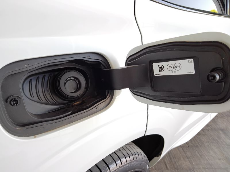 GuidiCar - VOLVO XC60 2024 XC60 2.0 t6 recharge phev obc 6,4kW Ultimate Dark awd auto Aziendale