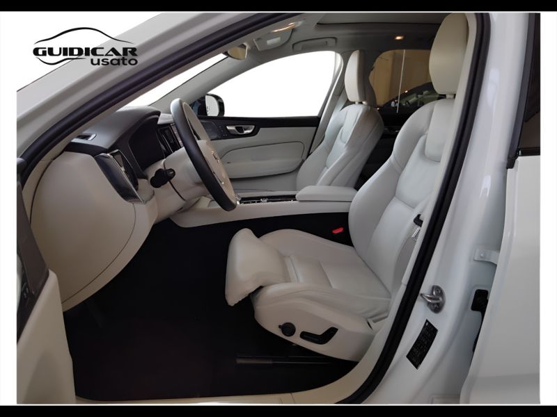 GuidiCar - VOLVO XC60 2024 XC60 2.0 t6 recharge phev obc 6,4kW Ultimate Dark awd auto Aziendale