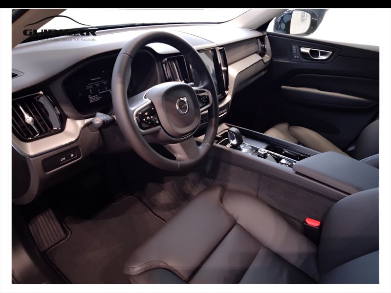 GuidiCar - VOLVO XC60 1 N.XC60 Recharge Plus Bright T6 AWD AUT Nuovo