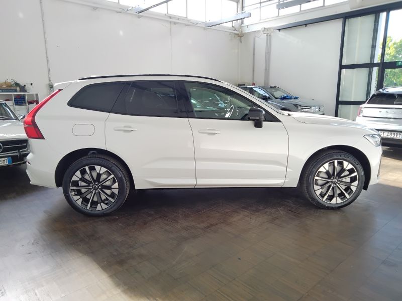 GuidiCar - VOLVO XC60 1 XC60 2.0 t6 phev Plus Dark awd auto Nuovo