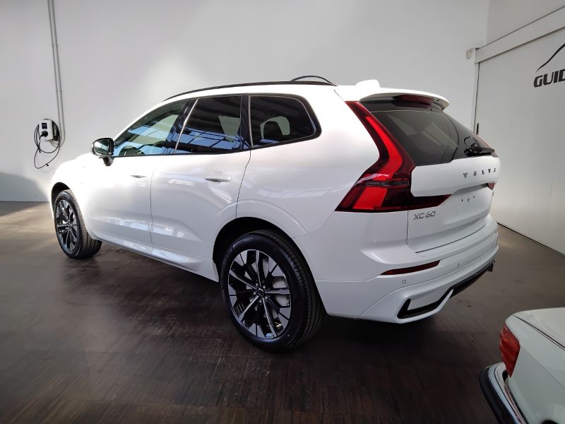 GuidiCar - VOLVO XC60 1 XC60 2.0 t6 phev Plus Dark awd auto Nuovo