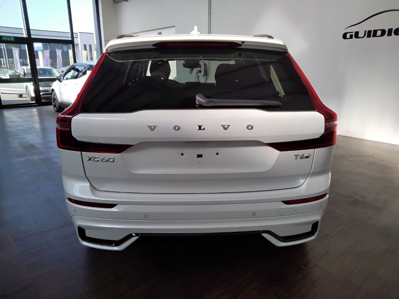 GuidiCar - VOLVO XC60 1 XC60 2.0 t6 phev Plus Dark awd auto Nuovo
