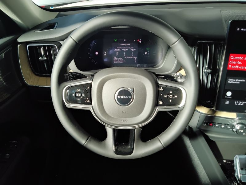 GuidiCar - VOLVO XC60 1 XC60 2.0 t6 phev Plus Dark awd auto Nuovo