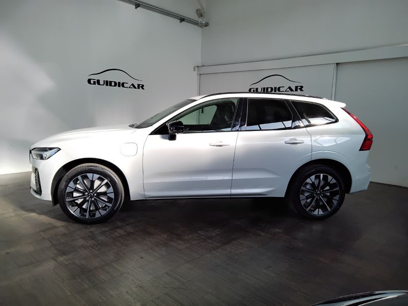 GuidiCar - VOLVO XC60 1 XC60 Plus Dark T6 AWD AUT Nuovo