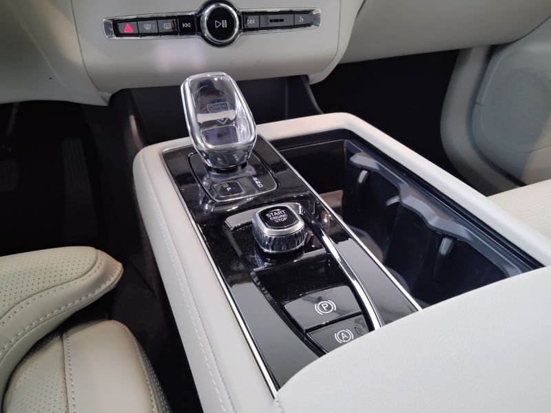 GuidiCar - VOLVO XC90 2024 XC90 2.0 t8 phev Plus Bright awd 7p.ti auto Km0