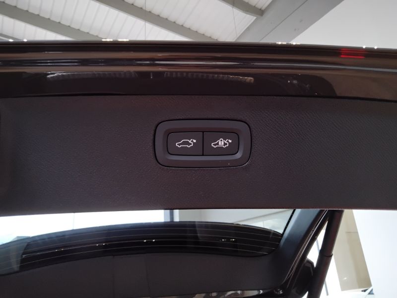 GuidiCar - VOLVO XC90 1 XC90 2.0 b5 Core awd 7p.ti auto Nuovo