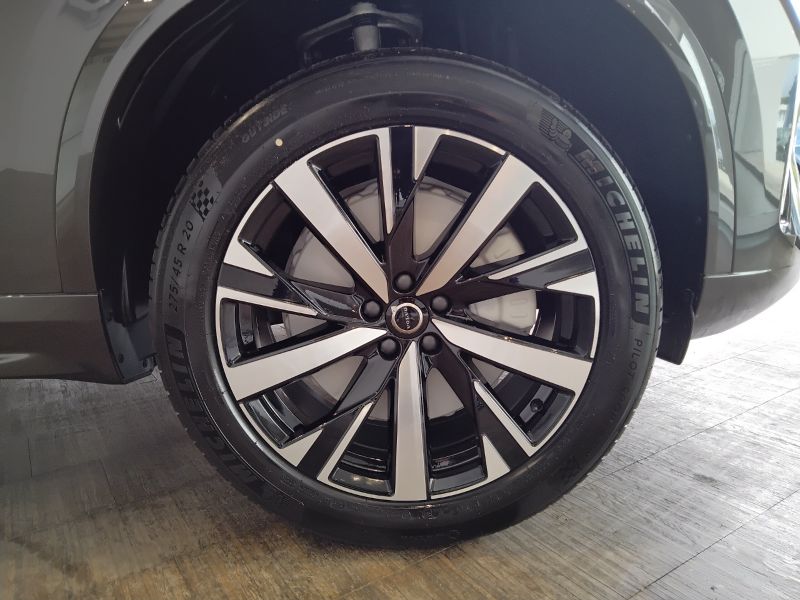 GuidiCar - VOLVO XC90 1 XC90 2.0 b5 Core awd 7p.ti auto Nuovo