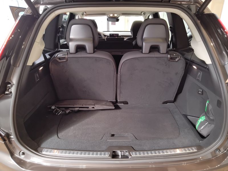 GuidiCar - VOLVO XC90 1 XC90 2.0 b5 Core awd 7p.ti auto Nuovo